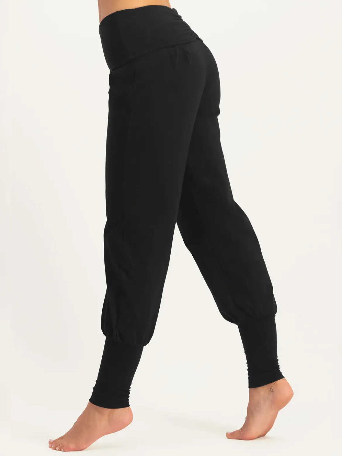 Devi Yoga Pants - Onyx Black