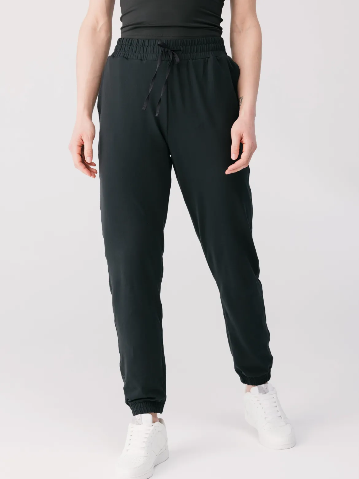 Reset Slim Straight Jogger- Black