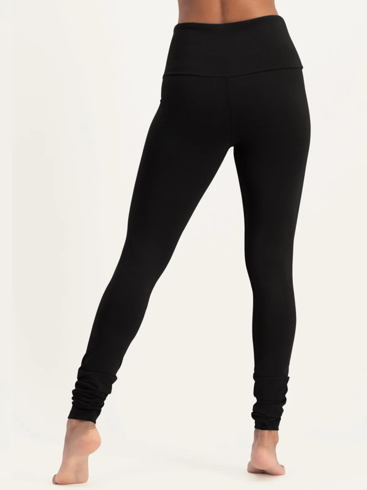 Satya Yoga Leggings - Onyx Black