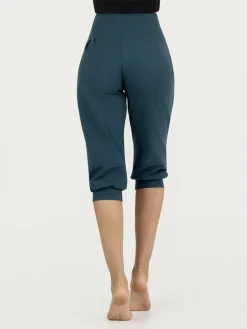 Sukha Capri Yoga Pants - Orion